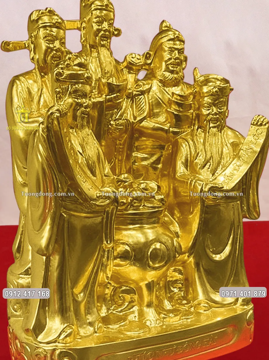 Toàn bộ bề mặt được mạ vàng 24K sang trọng